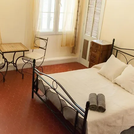 Frühstückspension D'hote- Maison Pelissier
